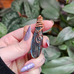 Load image into Gallery viewer, Labradorite Necklace in Copper
