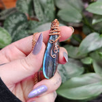 Load image into Gallery viewer, Labradorite Necklace in Copper
