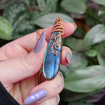 Load image into Gallery viewer, Labradorite Necklace in Copper
