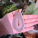 Load image into Gallery viewer, Devine Feminine Agate Slices
